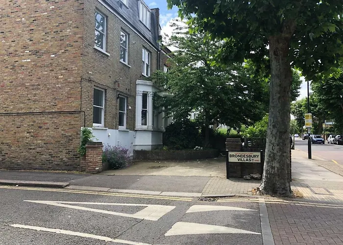 118 Brondesbury Road Apartments